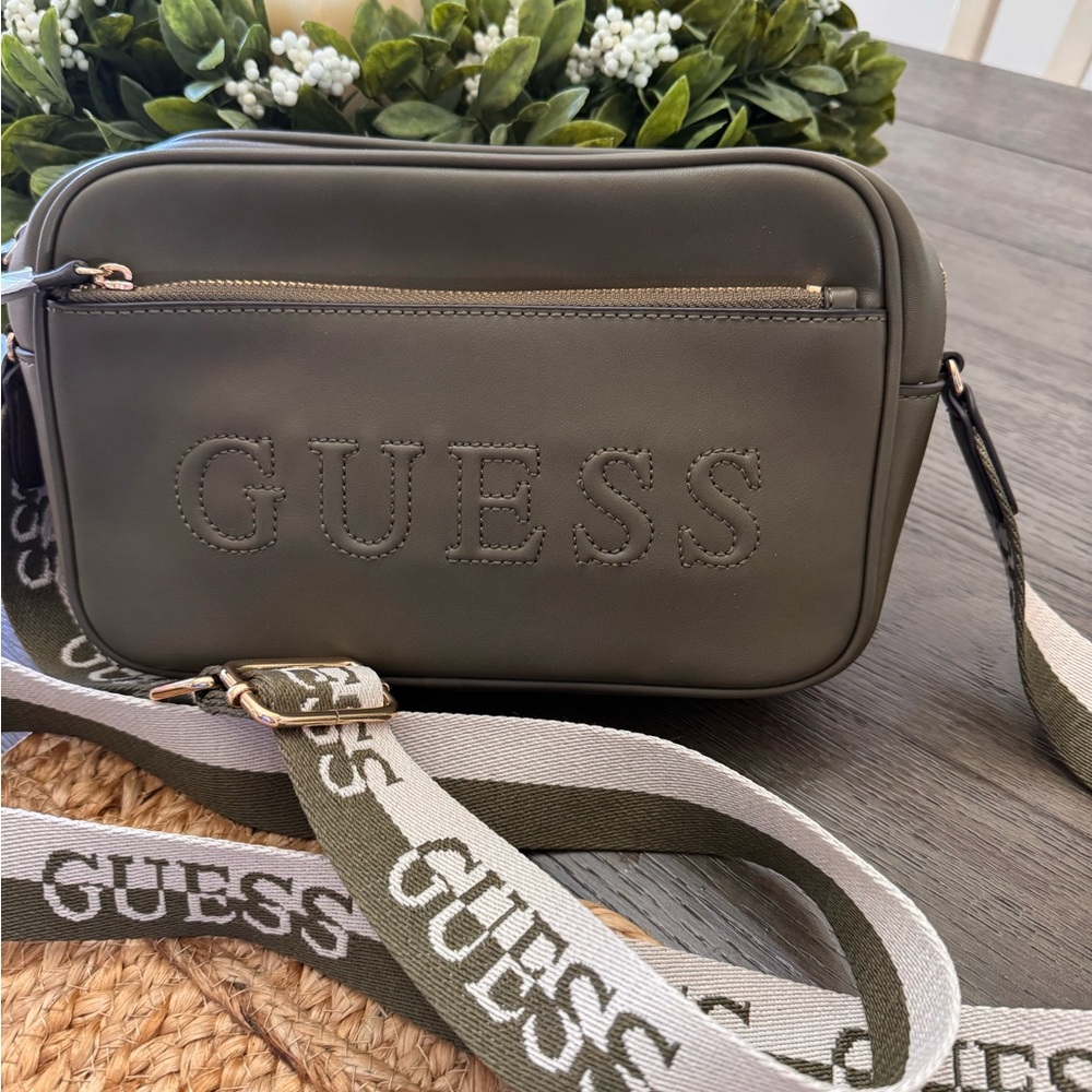 GUESS Stylish Olive Green Women's Crossbody; NWOT